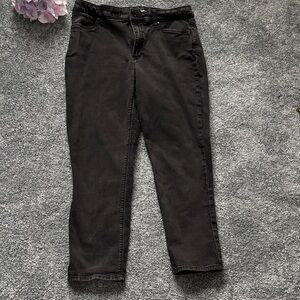 Ladies Black Women's capri length Jeans. Sz 10. WHBM